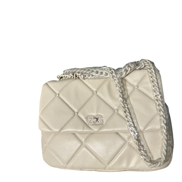 gilda paris Handbags - NWT Gilda Paris cream quilted leather shoulder bag brand new nice